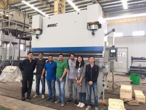 Pelanggan Brasil Ngunjungi Pabrik lan Tuku Press Brake Machines